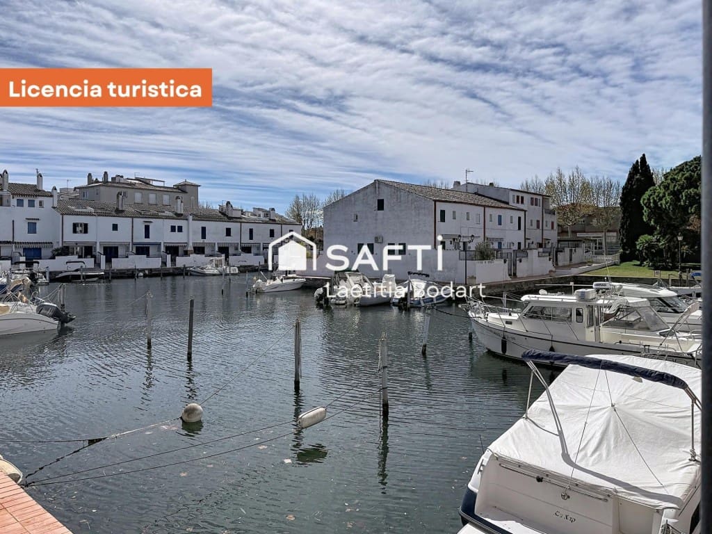 4 Zimmer Villa zu verkaufen in Empuriabrava - 475.000 € (Ref: 9735452)