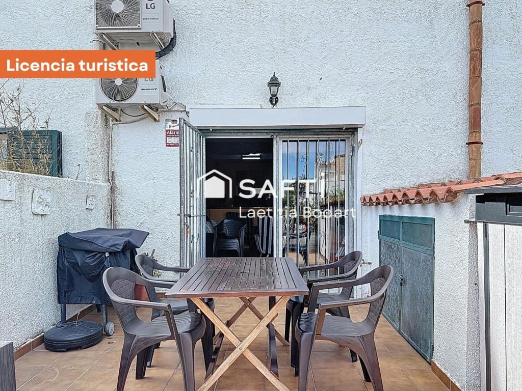 4 Zimmer Villa zu verkaufen in Empuriabrava - 475.000 € (Ref: 9735452)