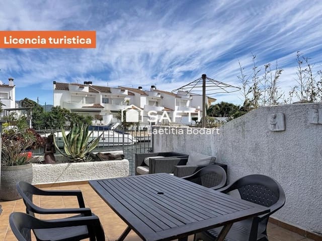 4 bedroom Villa for sale in Empuriabrava, Castelló d'Empúries - € 475,000 (Ref: 9735452)