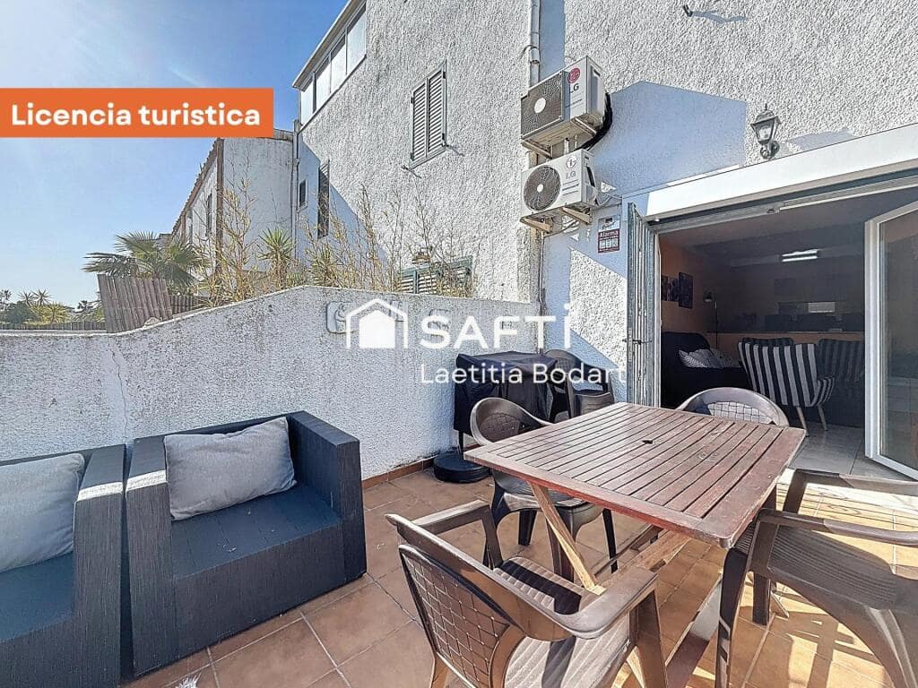 4 makuuhuone Huvila myytävänä paikassa Empuriabrava - 475 000 € (Ref: 9735452)