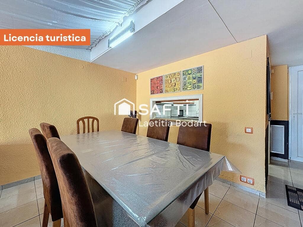 4 makuuhuone Huvila myytävänä paikassa Empuriabrava - 475 000 € (Ref: 9735452)
