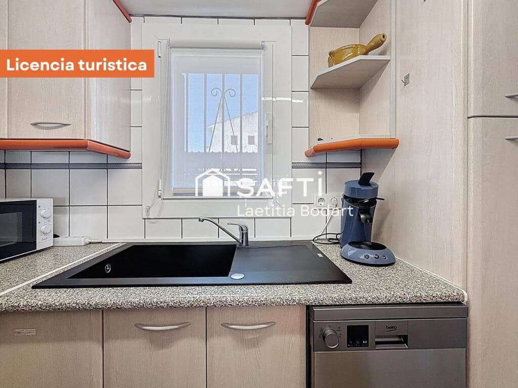 4 makuuhuone Huvila myytävänä paikassa Empuriabrava - 475 000 € (Ref: 9735452)
