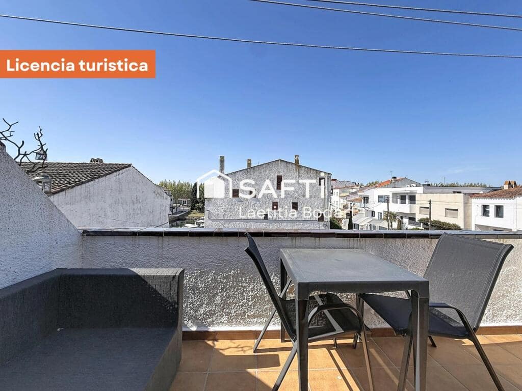 4 makuuhuone Huvila myytävänä paikassa Empuriabrava - 475 000 € (Ref: 9735452)