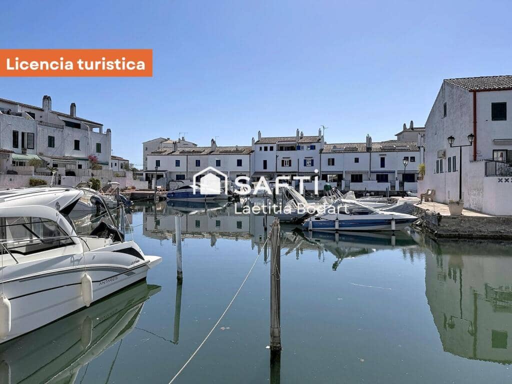 4 makuuhuone Huvila myytävänä paikassa Empuriabrava - 475 000 € (Ref: 9735452)