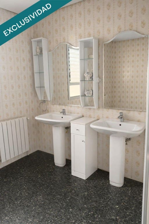 7 bedroom Terraced Villa for sale in Almansa - € 200,000 (Ref: 9735460)