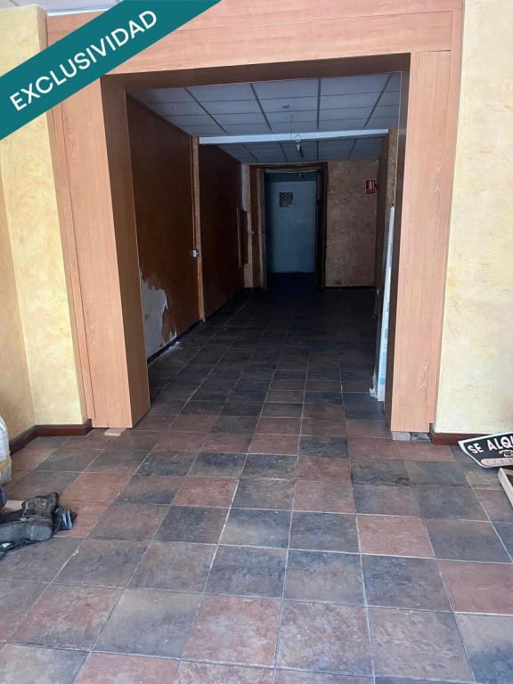 7 bedroom Terraced Villa for sale in Almansa - € 200,000 (Ref: 9735460)