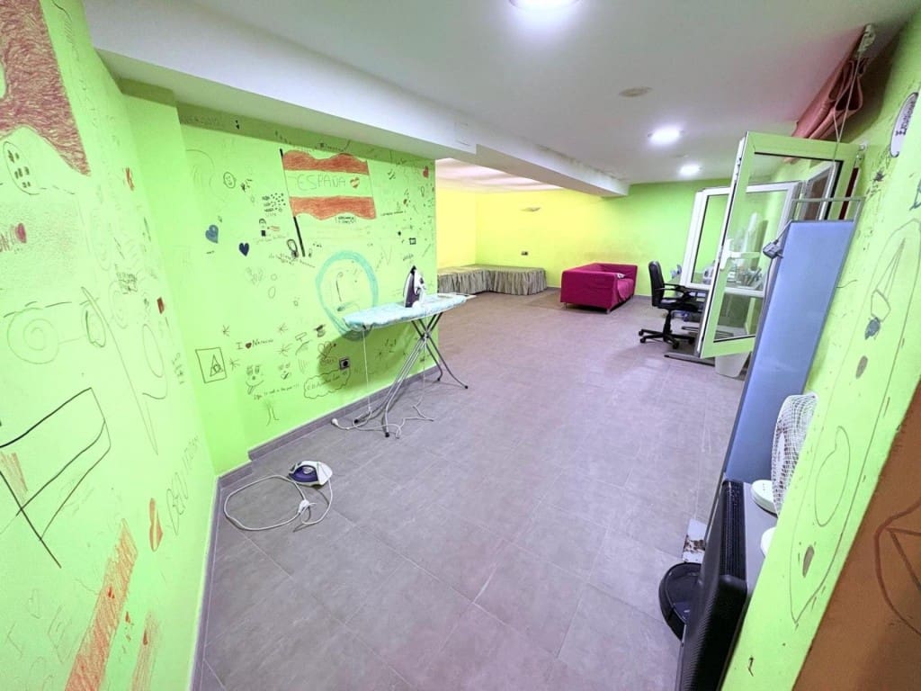 Chalet de 7 habitaciones en Finestrat en venta - 715.000 € (Ref: 9735463)