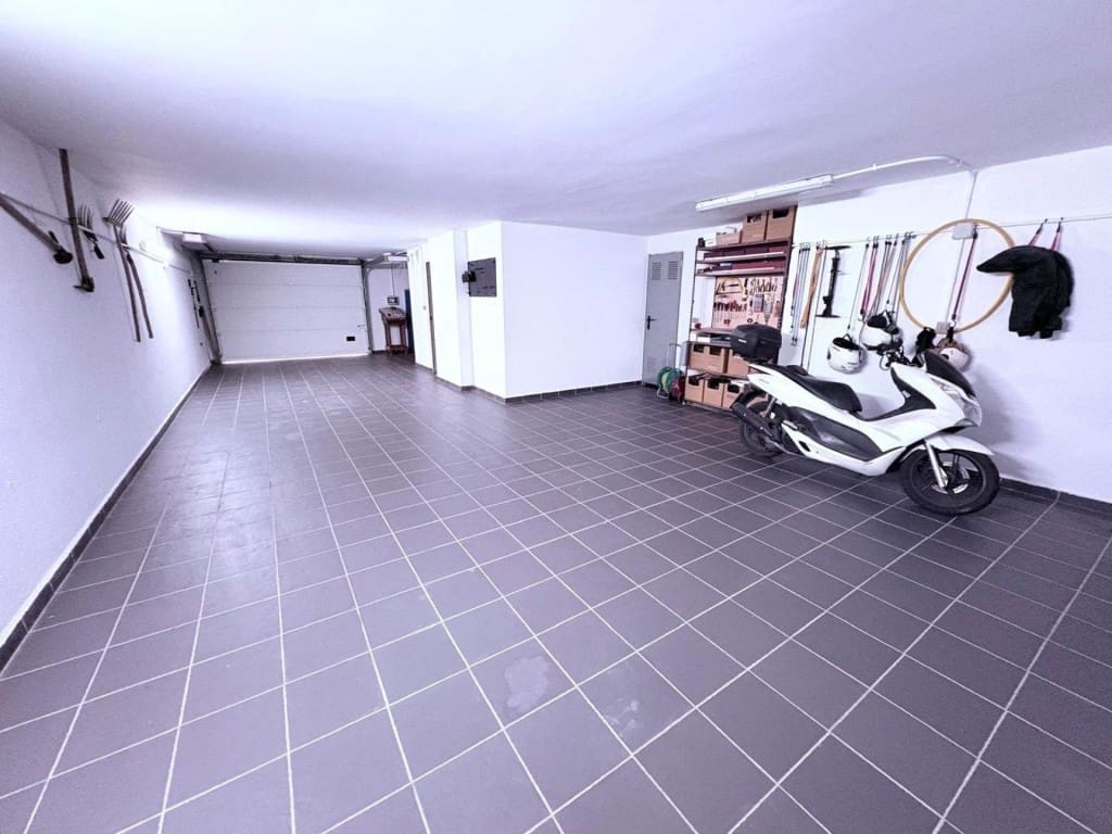 Chalet de 7 habitaciones en Finestrat en venta - 715.000 € (Ref: 9735463)