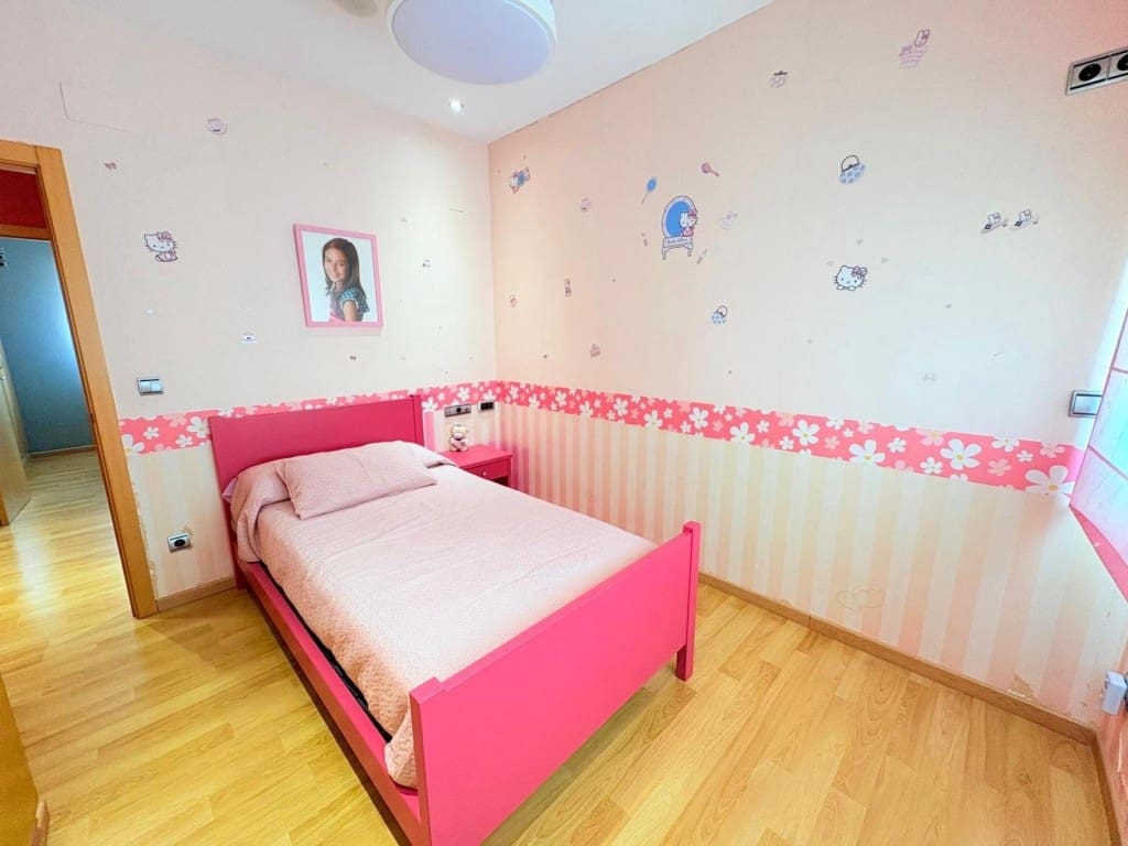 Chalet de 7 habitaciones en Finestrat en venta - 715.000 € (Ref: 9735463)