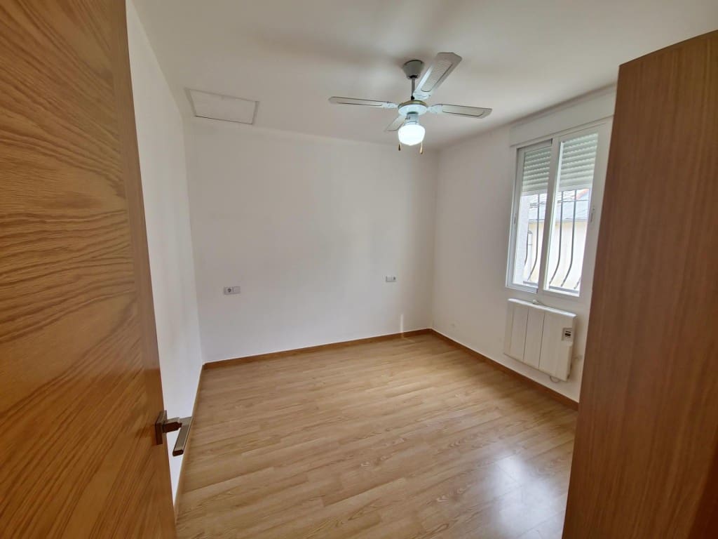 2 bedroom Terraced Villa for sale in Molinaseca - € 55,000 (Ref: 9735464)