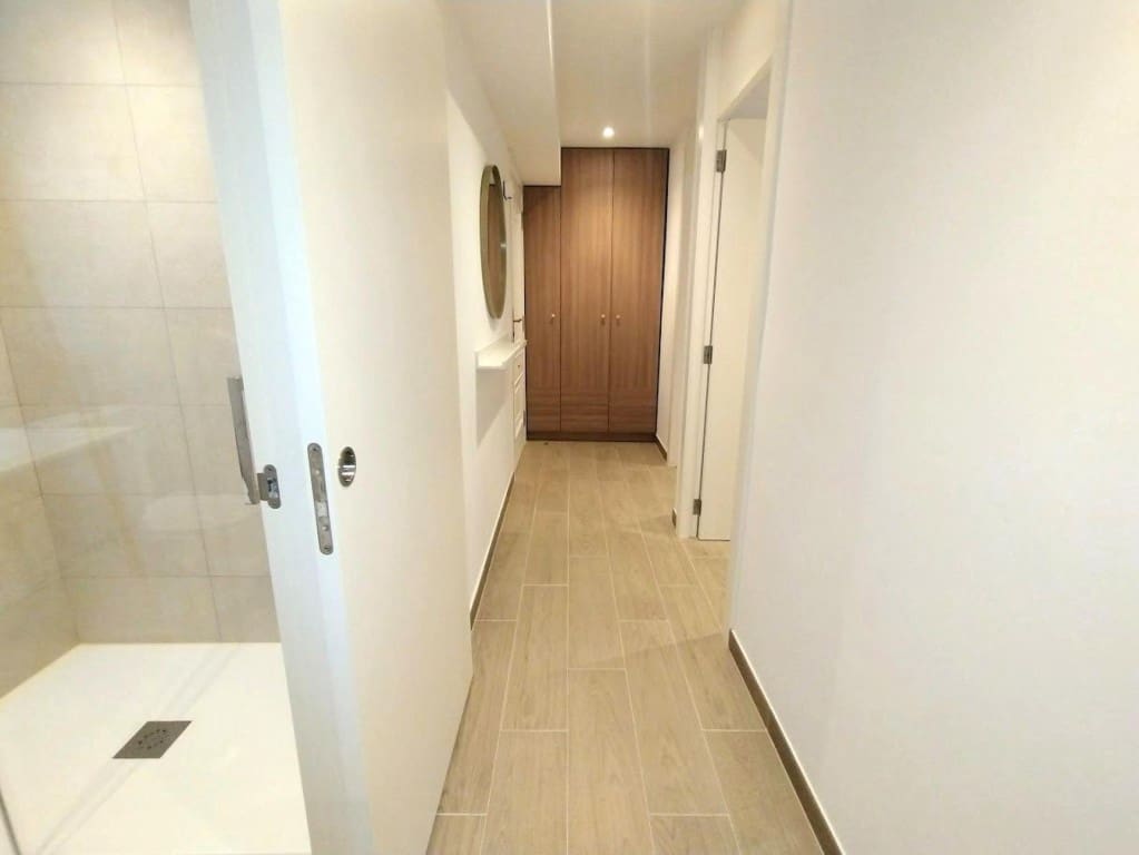 2 bedroom Apartment for rent in Santiago de Compostela - € 800 (Ref: 9738438)