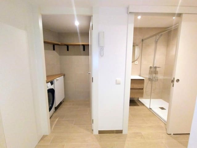 Apartamento de 2 habitaciones en Santiago de Compostela en alquiler - 800 € (Ref: 9738438)