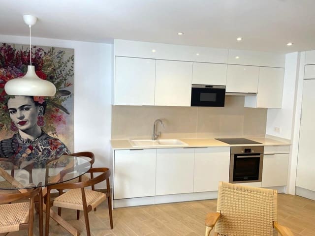 Apartamento de 2 habitaciones en Santiago de Compostela en alquiler - 800 € (Ref: 9738438)