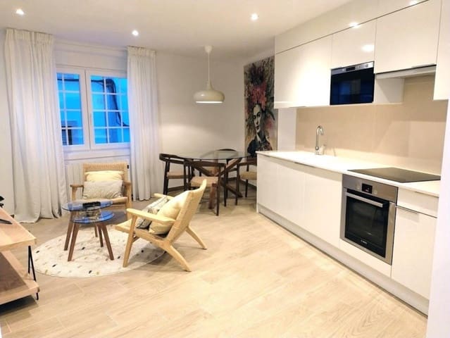 Apartamento de 2 habitaciones en Santiago de Compostela en alquiler - 800 € (Ref: 9738438)