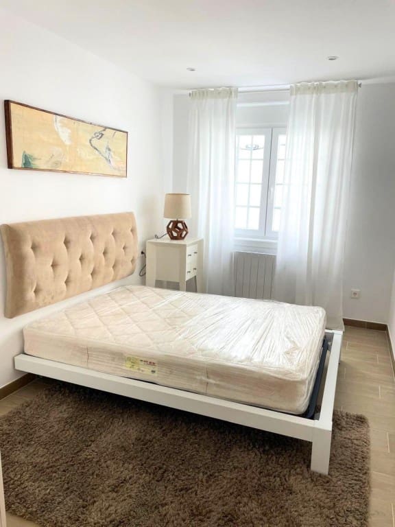 2 bedroom Apartment for rent in Santiago de Compostela - € 800 (Ref: 9738438)