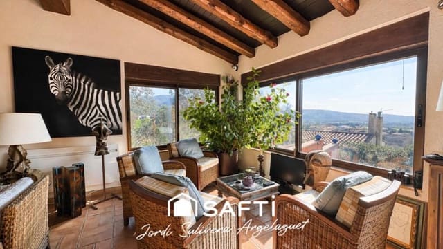 Chalet de 3 habitaciones en Cantallops en venta con piscina - 980.000 € (Ref: 9738440)