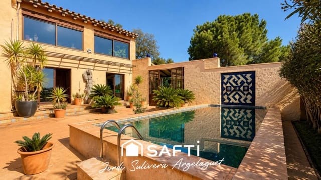 Chalet de 3 habitaciones en Cantallops en venta con piscina - 980.000 € (Ref: 9738440)