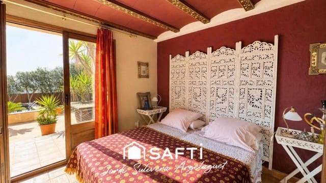 Chalet de 3 habitaciones en Cantallops en venta con piscina - 980.000 € (Ref: 9738440)