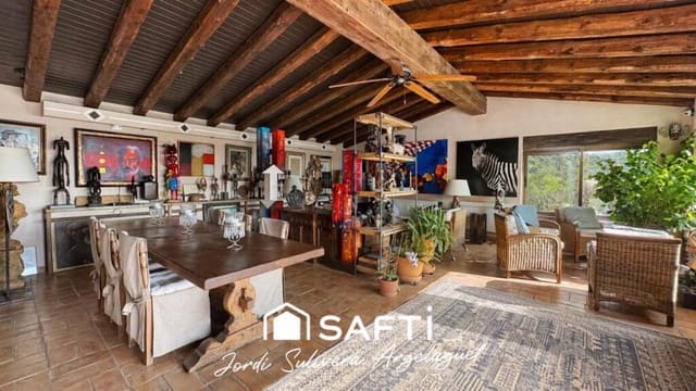 Chalet de 3 habitaciones en Cantallops en venta con piscina - 980.000 € (Ref: 9738440)