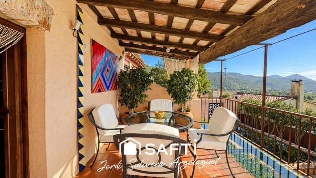 Chalet de 3 habitaciones en Cantallops en venta con piscina - 980.000 € (Ref: 9738440)