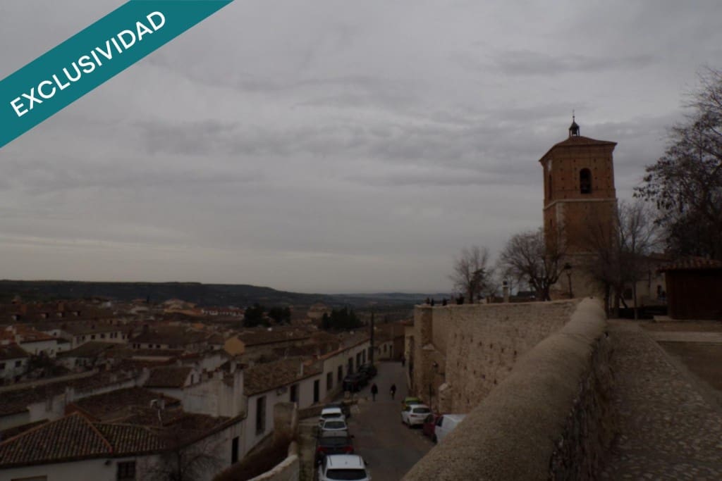 4 bedroom Villa for sale in Chinchon - € 116,000 (Ref: 9738441)