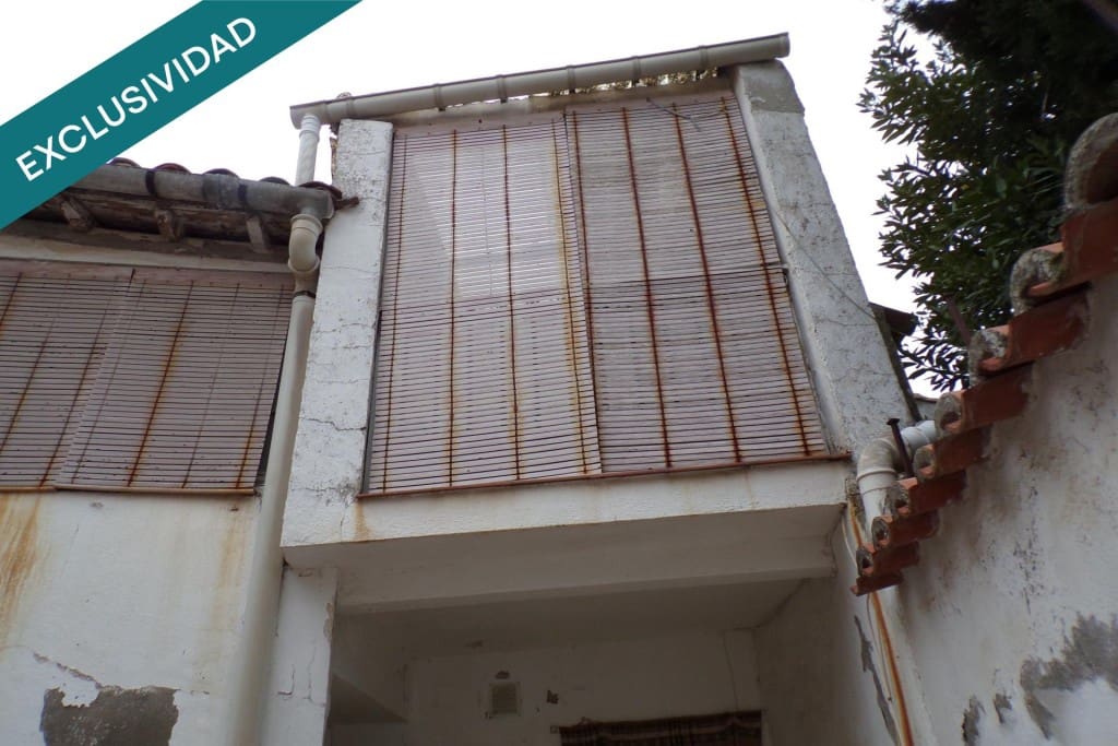 4 bedroom Villa for sale in Chinchon - € 116,000 (Ref: 9738441)