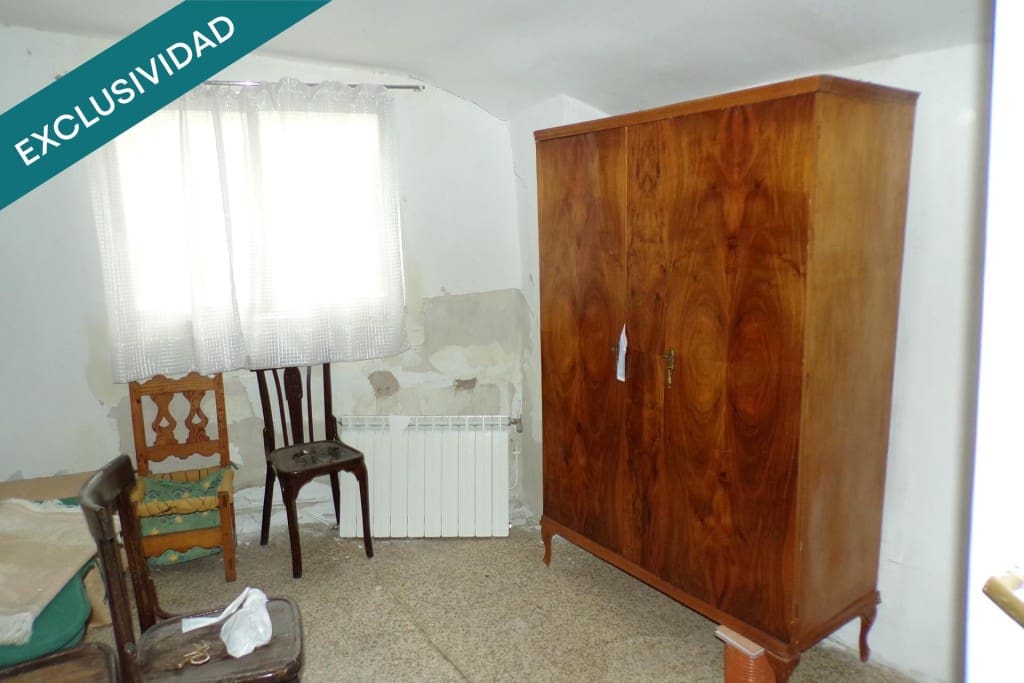 4 bedroom Villa for sale in Chinchon - € 116,000 (Ref: 9738441)