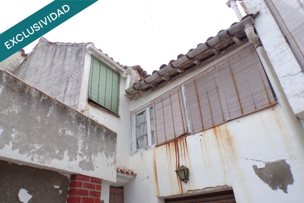 4 bedroom Villa for sale in Chinchon - € 116,000 (Ref: 9738441)
