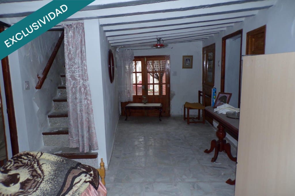 4 bedroom Villa for sale in Chinchon - € 116,000 (Ref: 9738441)