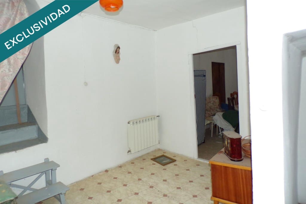 4 bedroom Villa for sale in Chinchon - € 116,000 (Ref: 9738441)