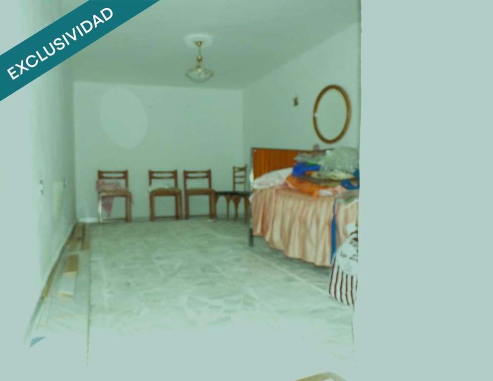 4 bedroom Villa for sale in Chinchon - € 116,000 (Ref: 9738441)