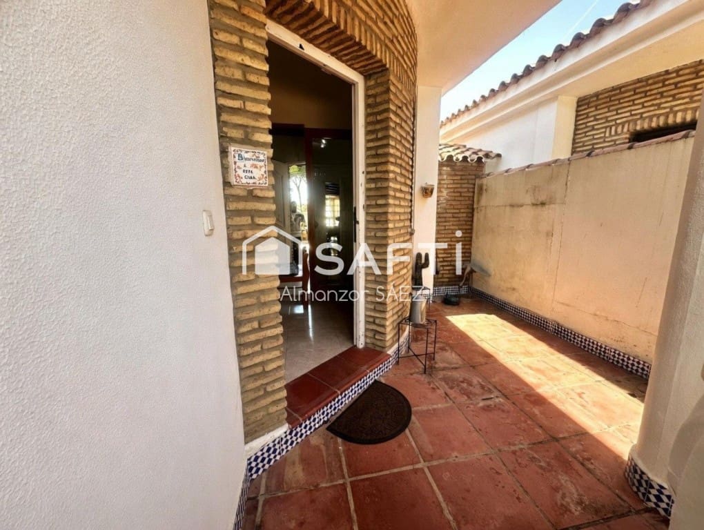 4 bedroom Finca/Country House for sale in Chiclana de la Frontera - € 550,000 (Ref: 9738445)