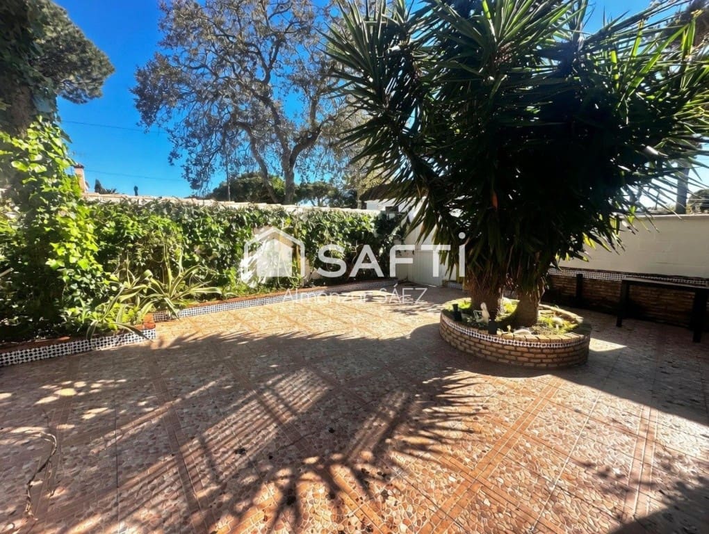 4 bedroom Finca/Country House for sale in Chiclana de la Frontera - € 550,000 (Ref: 9738445)