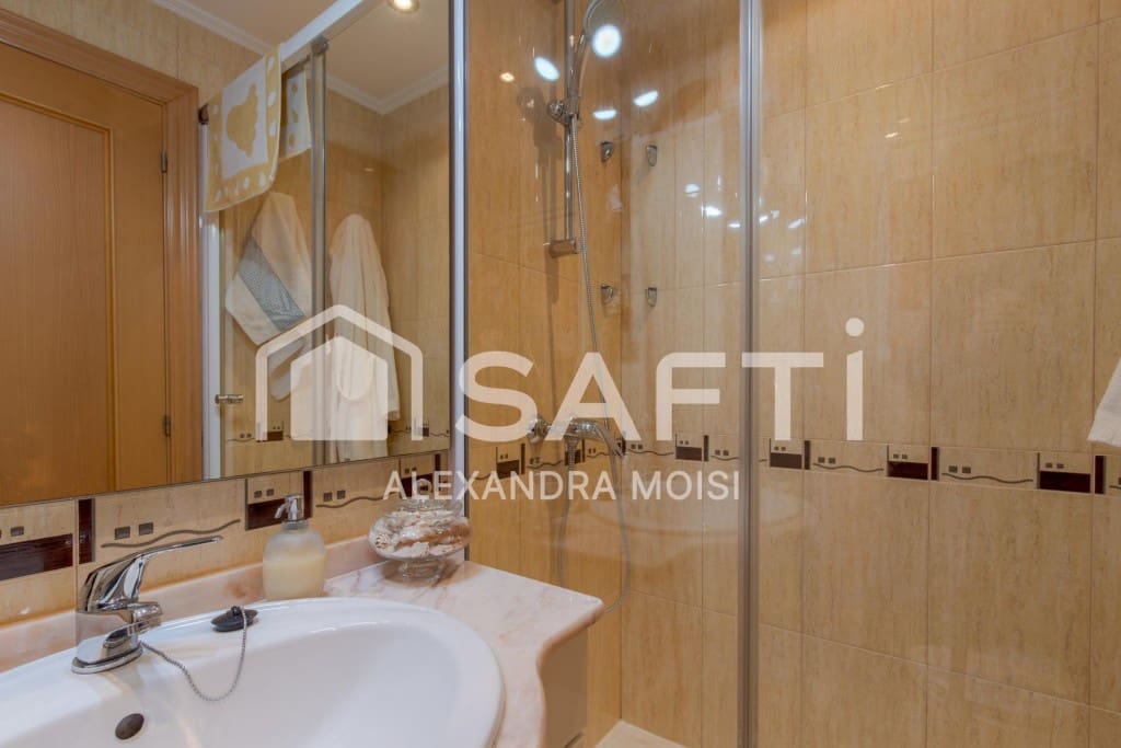 3 bedroom Apartment for sale in Castello de la Plana - € 159,000 (Ref: 9738446)