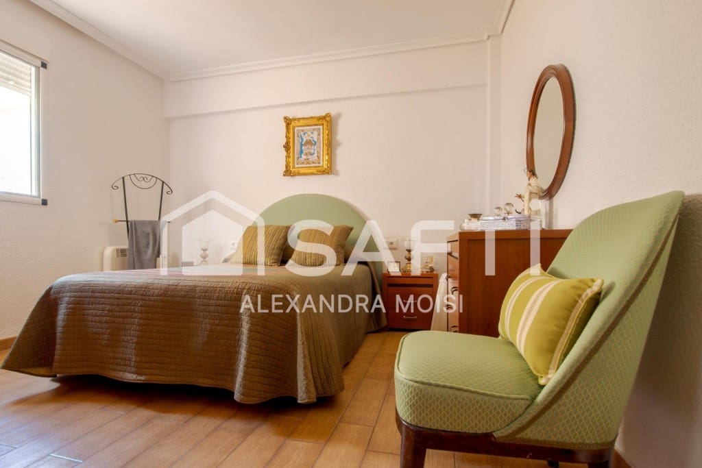 3 bedroom Apartment for sale in Castello de la Plana - € 159,000 (Ref: 9738446)