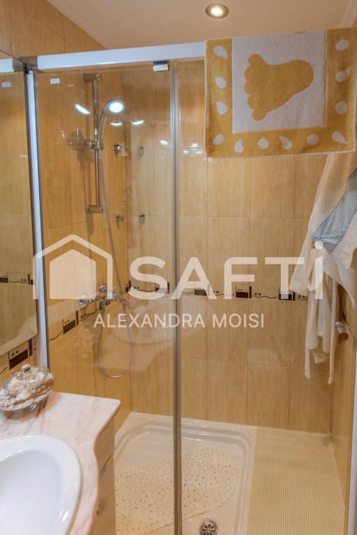 3 bedroom Apartment for sale in Castello de la Plana - € 159,000 (Ref: 9738446)