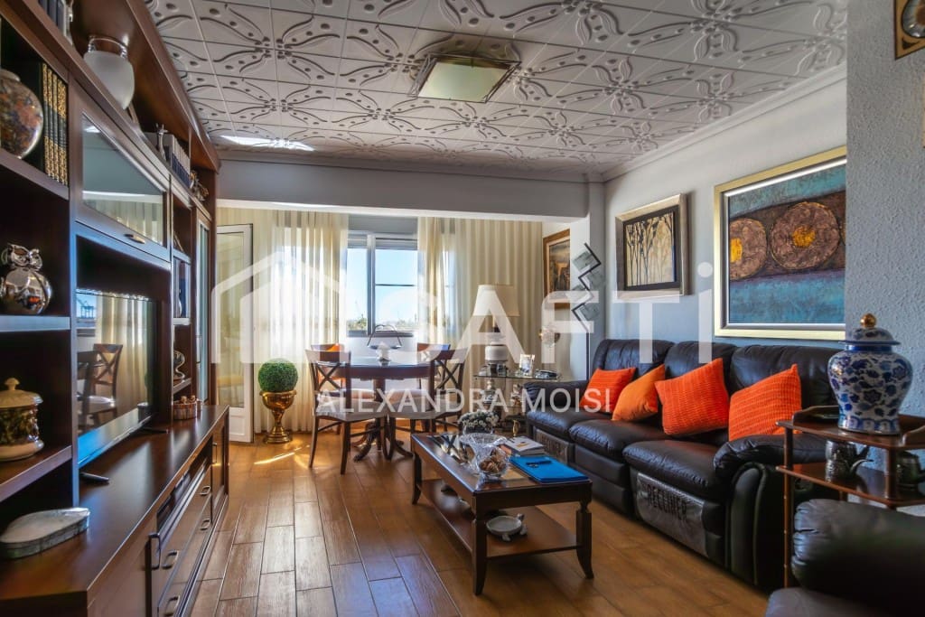 3 bedroom Apartment for sale in Castello de la Plana - € 159,000 (Ref: 9738446)