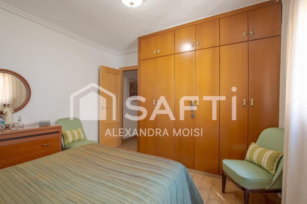 3 bedroom Apartment for sale in Castello de la Plana - € 159,000 (Ref: 9738446)