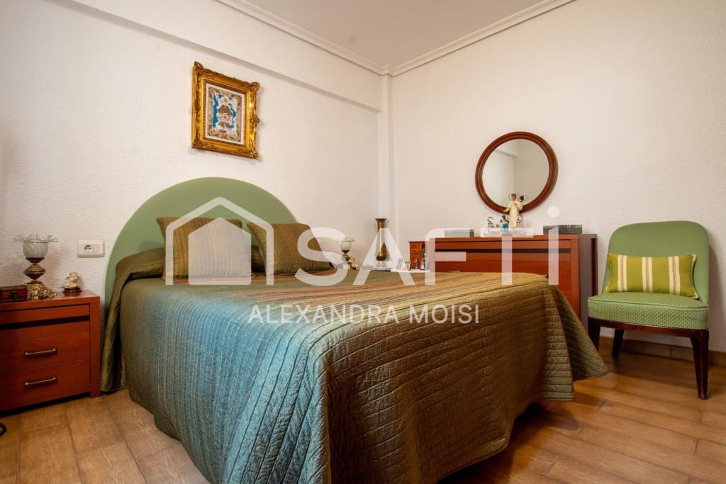 3 bedroom Apartment for sale in Castello de la Plana - € 159,000 (Ref: 9738446)