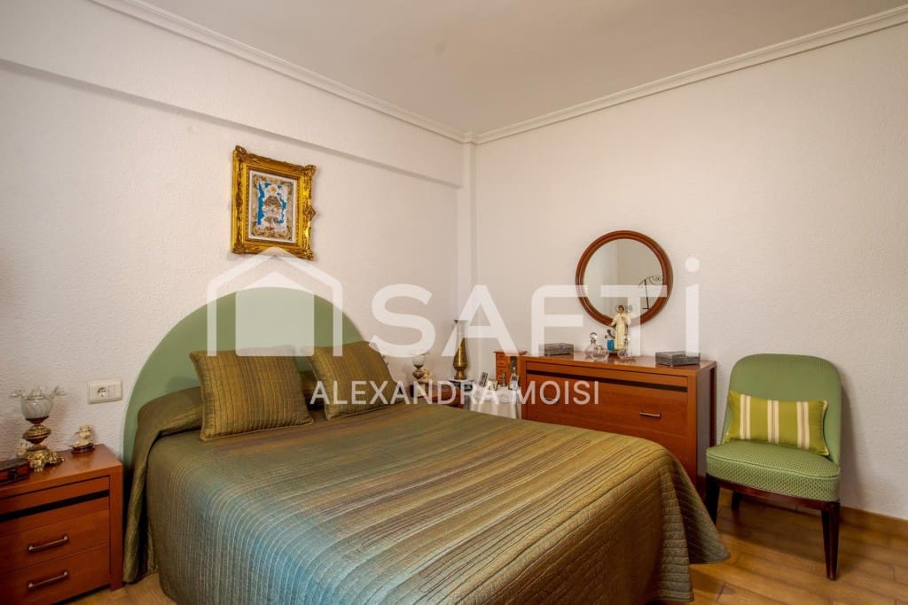 3 bedroom Apartment for sale in Castello de la Plana - € 159,000 (Ref: 9738446)