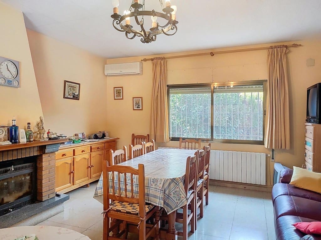 3 bedroom Finca/Country House for sale in Picon with pool garage - € 166,000 (Ref: 9741652)