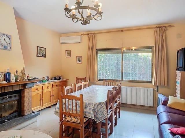 3 bedroom Finca/Country House for sale in Picón with pool garage - € 166,000 (Ref: 9741652)