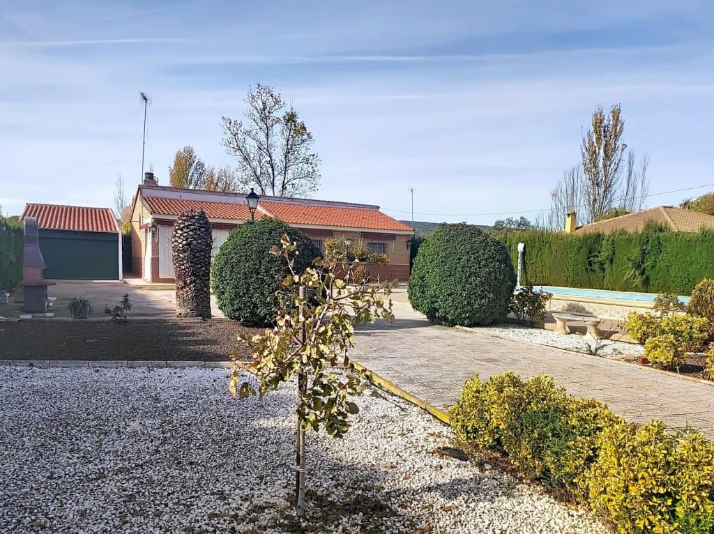 3 bedroom Finca/Country House for sale in Picon with pool garage - € 166,000 (Ref: 9741652)