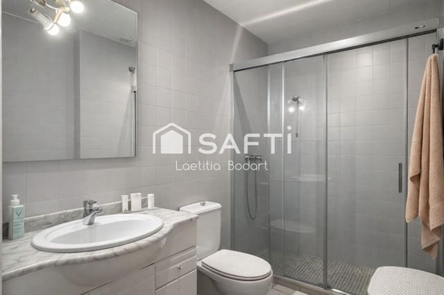 3 makuuhuone Kattohuoneisto myytävänä paikassa Empuriabrava, Castelló d'Empúries - 159 000 € (Ref: 9741653)