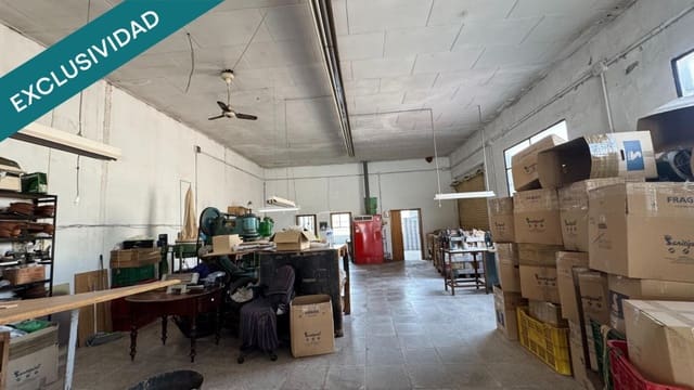 Commerciale in vendita in Elda con garage - 94.900 € (Rif: 9741655)