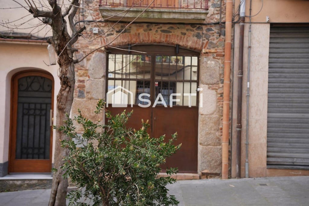 3 bedroom Terraced Villa for sale in Hostalric - € 206,000 (Ref: 9741656)