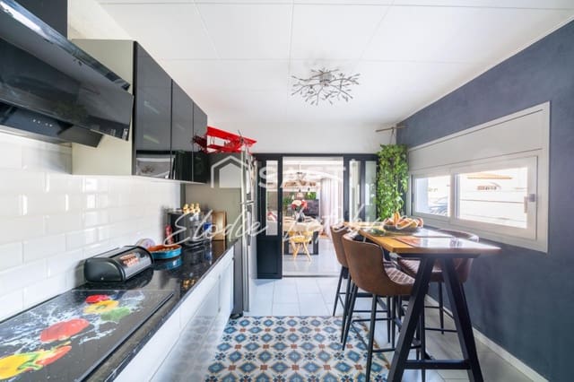 3 Zimmer Villa zu verkaufen in Empuriabrava, Castelló d'Empúries - 368.000 € (Ref: 9744110)