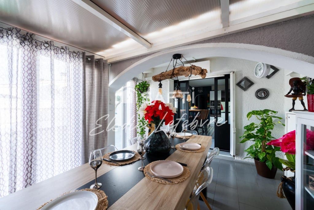 3 Zimmer Villa zu verkaufen in Empuriabrava - 368.000 € (Ref: 9744110)