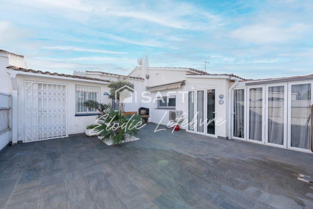 3 Zimmer Villa zu verkaufen in Empuriabrava - 368.000 € (Ref: 9744110)