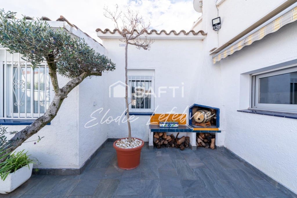 3 Zimmer Villa zu verkaufen in Empuriabrava - 368.000 € (Ref: 9744110)